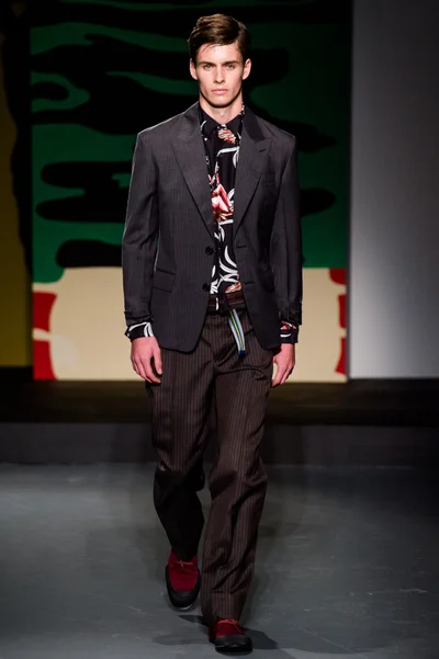 Look 10